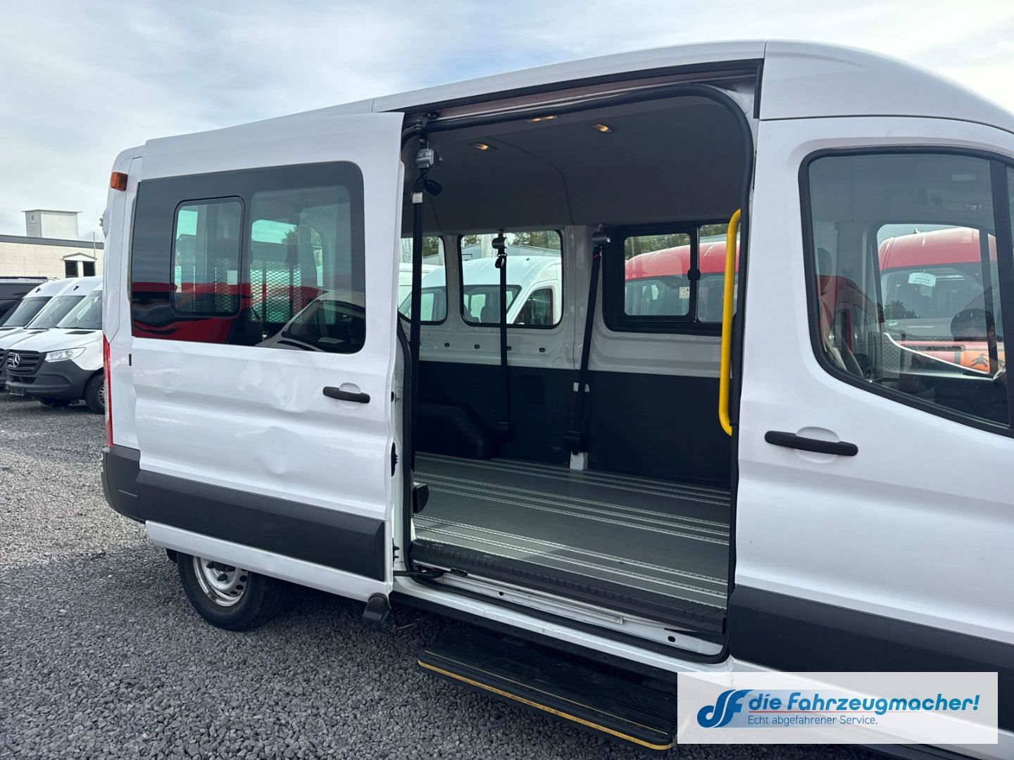 Fahrzeugabbildung Ford Transit Kombi 350 L3 Trend 2.2 TDCi DPF *1683 *K