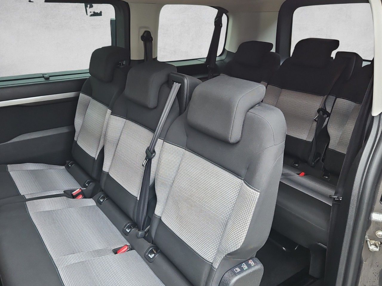 Fahrzeugabbildung Citroën Spacetourer Feel M (L2) Elektromotor 8-Sitzer