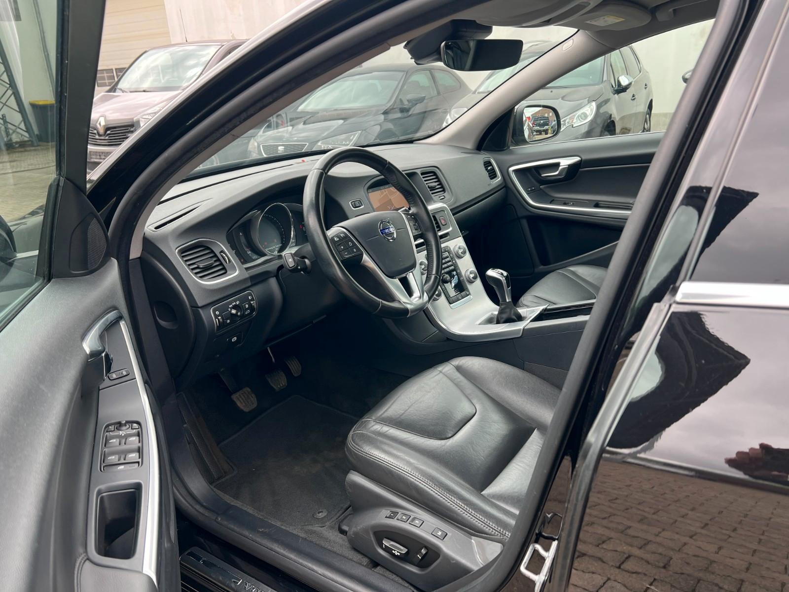 Volvo S60 D2 NAVI LEDER TEMPOMAT LED