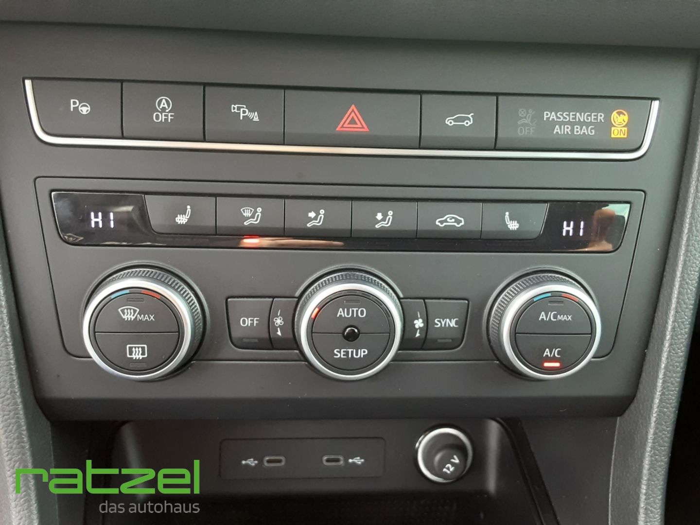 Fahrzeugabbildung SEAT Ateca 2.0 TDI Style AHK-klappbar Navi 360 Kamera