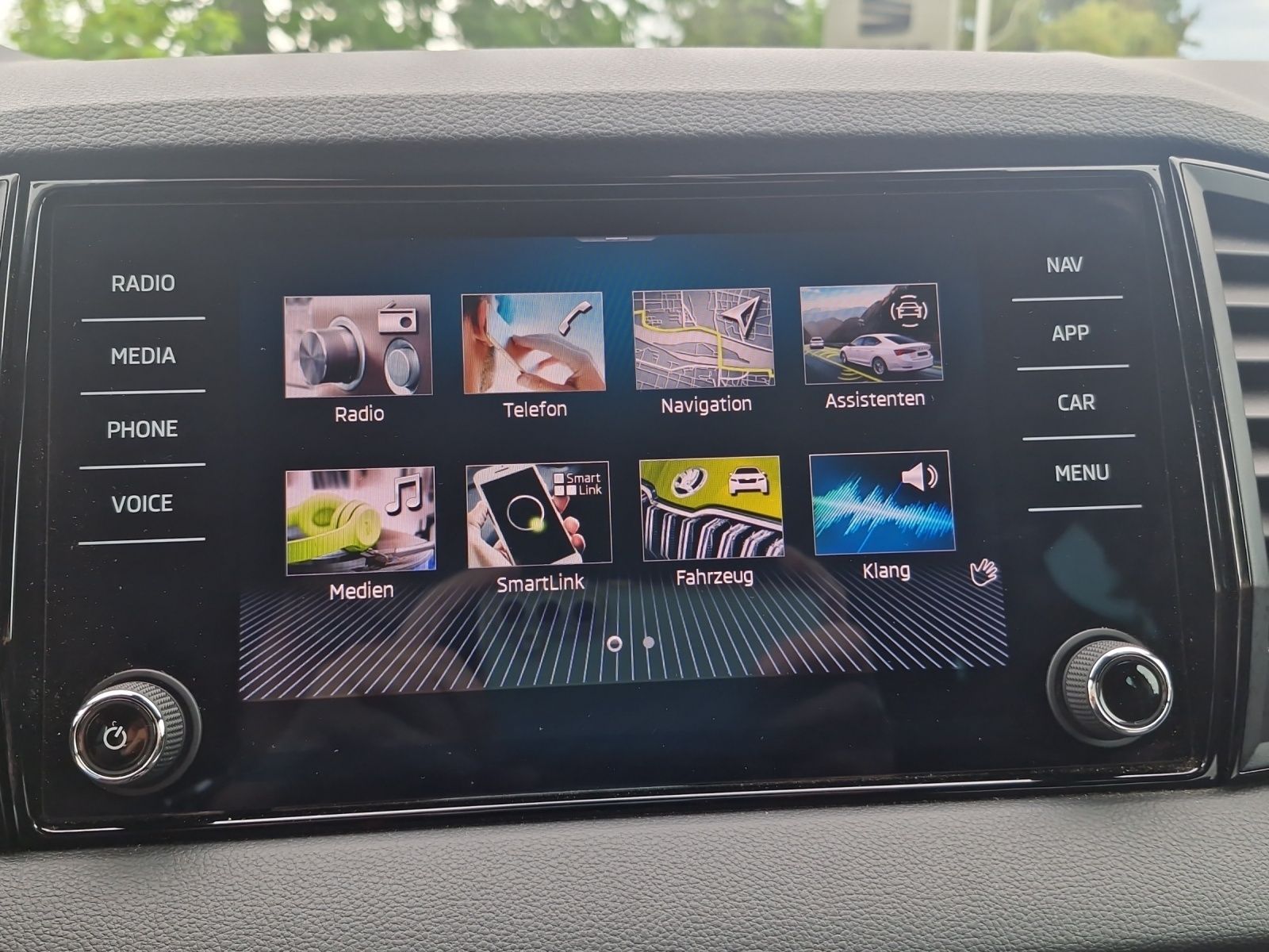 Fahrzeugabbildung SKODA Karoq Sportline 4x4 MATRIX AHZ VC
