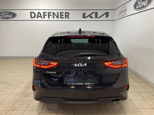 Fahrzeugabbildung Kia Ceed Ultimate Edition Kamera SpurwechselASS Navi