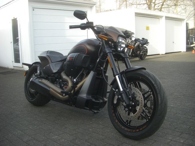 Harley-Davidson FXDR 114 ABS 1. HAND 11000 KM