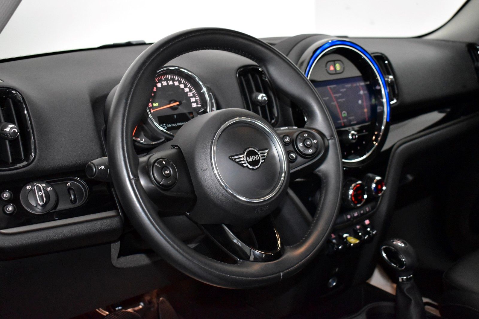 Fahrzeugabbildung MINI Cooper SE Countryman All4,Leder,Navi,LED,PDC