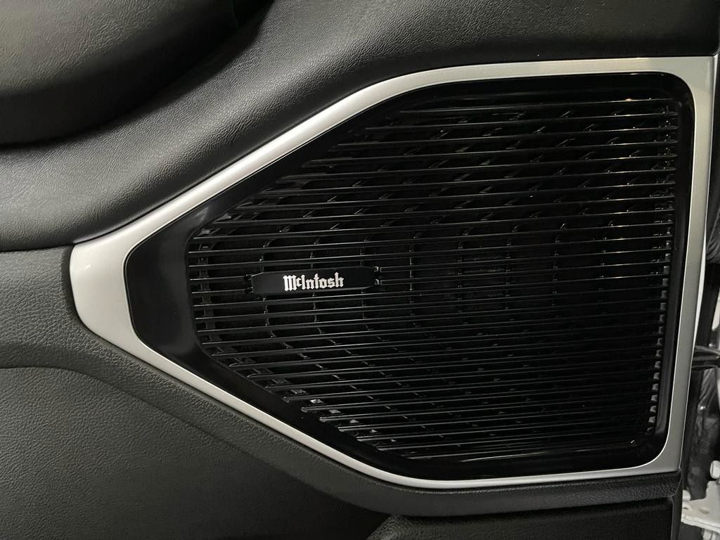 Fahrzeugabbildung Jeep WAGONEER SERIES III E-TORQUE 5.7L-V-8 McIntosh