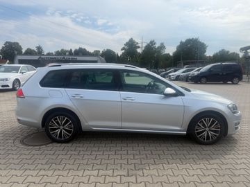 Volkswagen Golf - 6