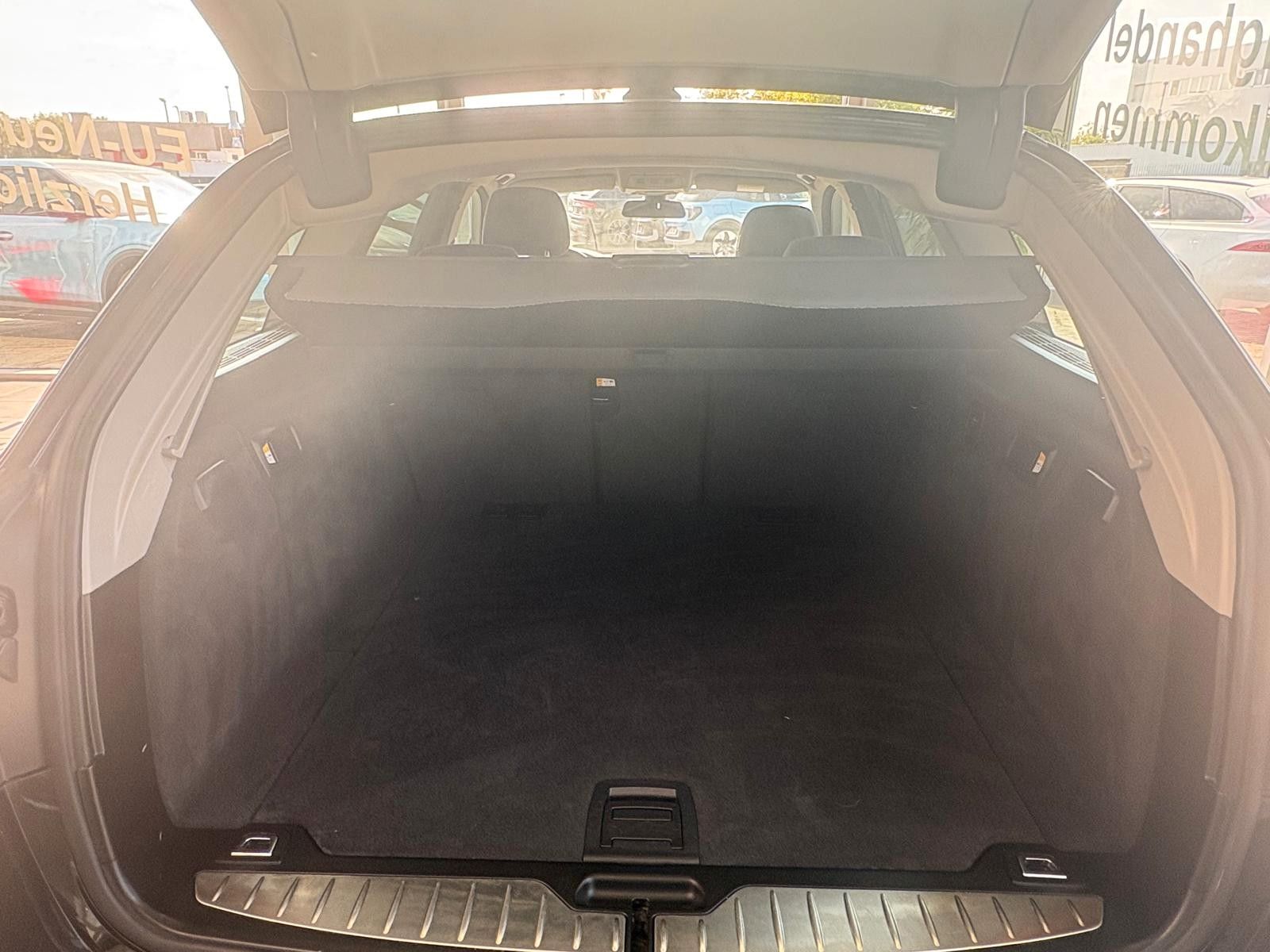 Fahrzeugabbildung BMW 518 Touring/E-Sitze/Navi/PDC/Xenon