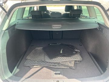 Volkswagen Golf - 11