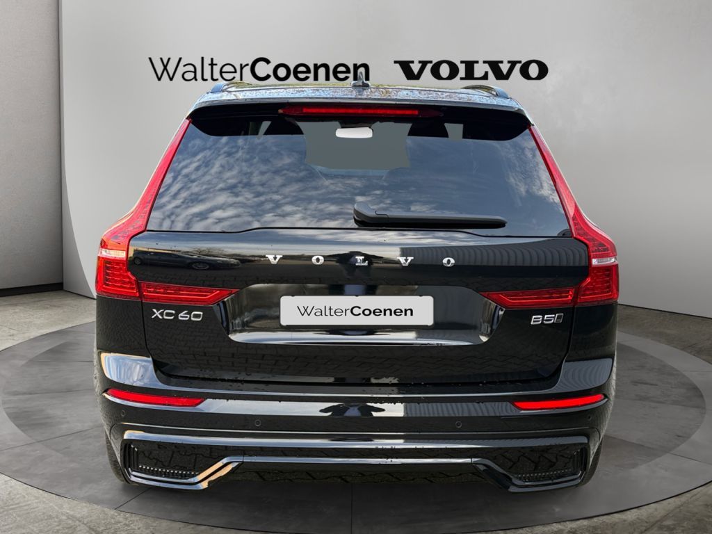 VOLVO XC60 B5 B AWD Ultra Dark Harman/Kardon 360° VOLVO XC60 B5 B AWD Ultra Dark Harman/Kardon 360°