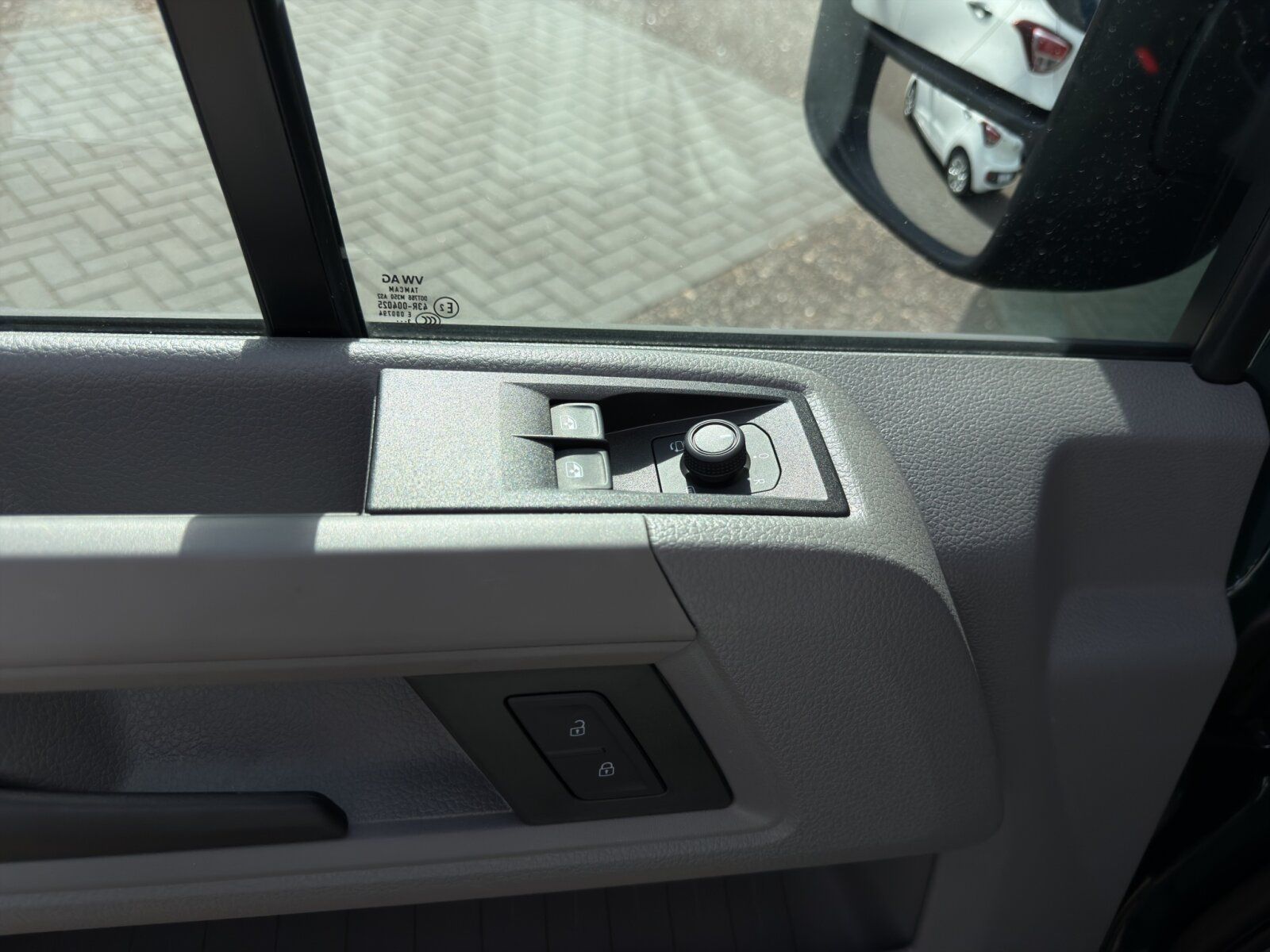 Fahrzeugabbildung Volkswagen Crafter 35 Pritsche 2.0 TDI DOKA Kipper