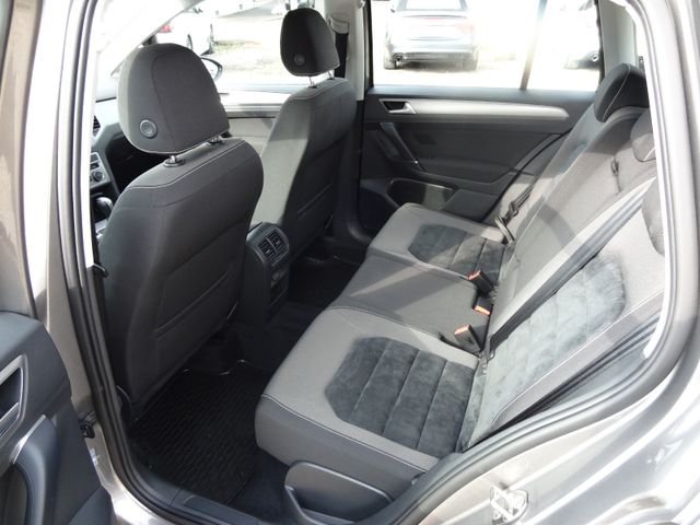Fahrzeugabbildung Volkswagen Golf Sportsvan/1.Hand/37.200km/DSG/PDC/Garantie