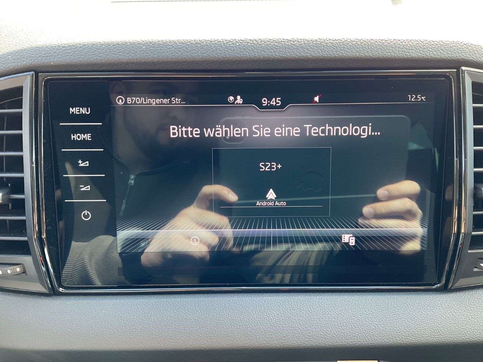 Fahrzeugabbildung SKODA Karoq 1.5l TSI ACT DSG,Navi,Kamera,LED,VirtualCo