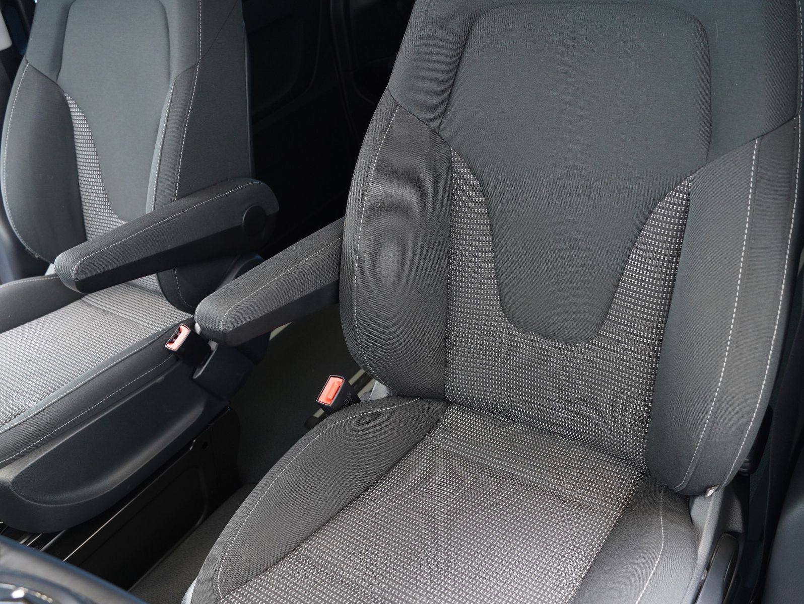 Fahrzeugabbildung Pössl VANSTAR Vito Tourer 119 CDI Pro 4x4 lang