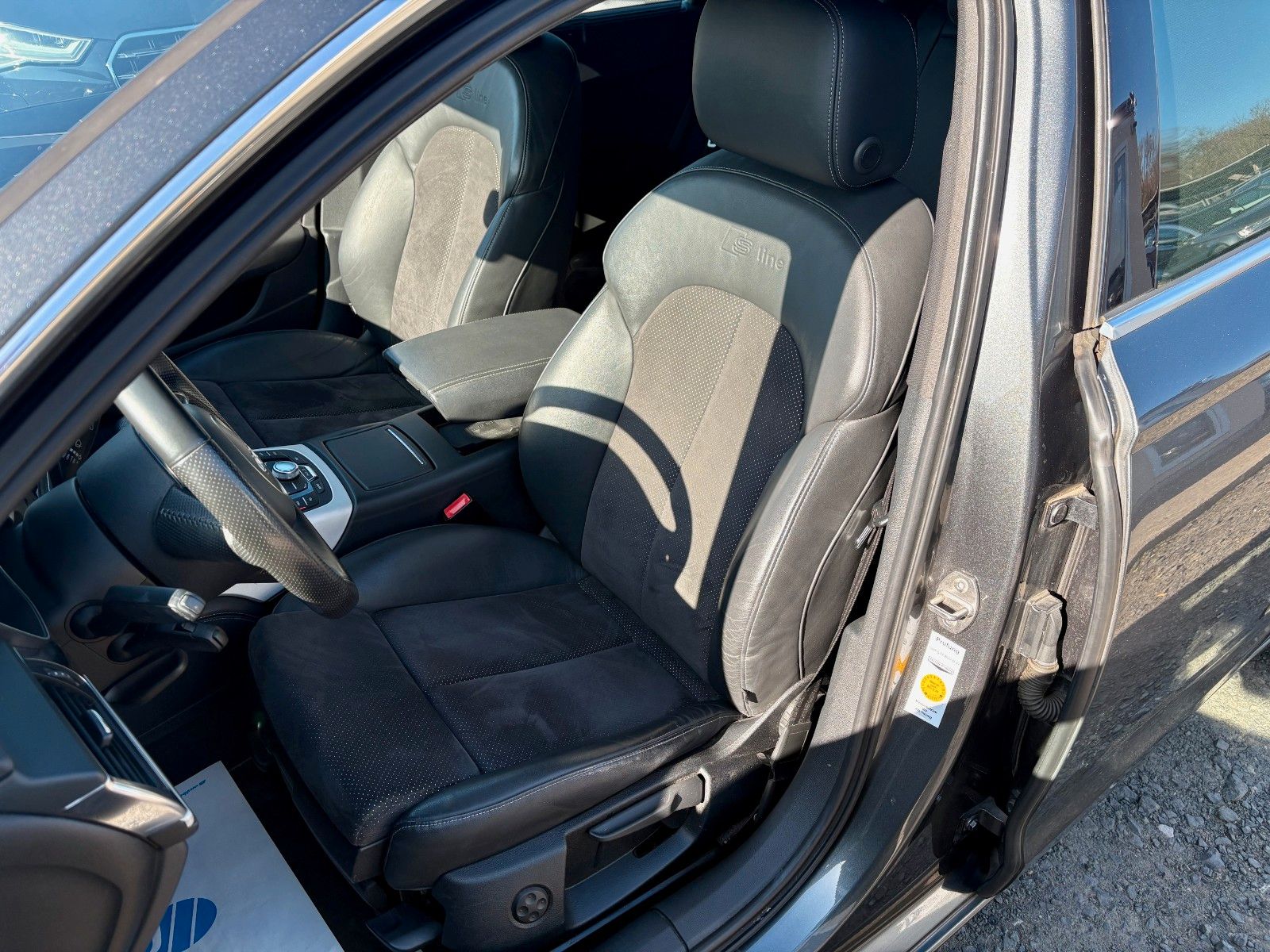 Fahrzeugabbildung Audi A6 Avant 3.0 TDI quattro Aut. S LINE SPORT Navi