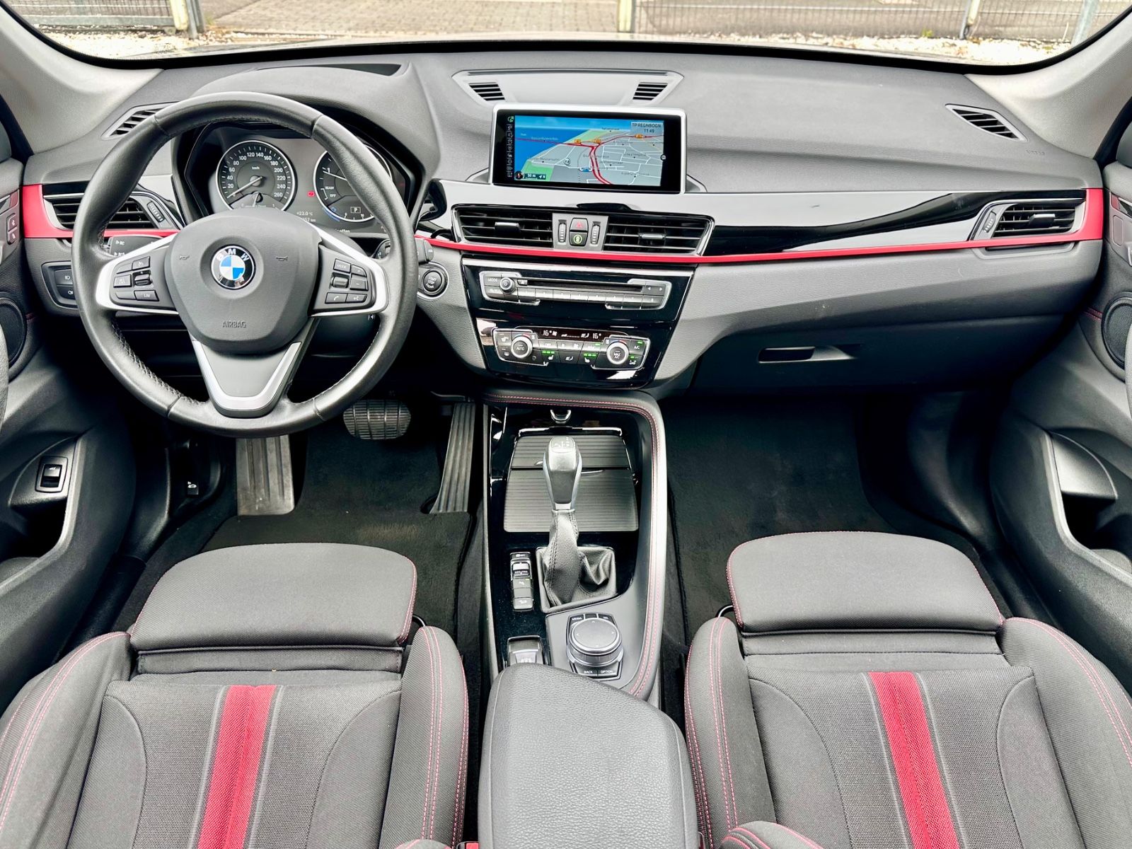 Fahrzeugabbildung BMW X1 xDRIVE 25 d SPORTLINE*HEAD-UP+AUTOM.+M.2017*