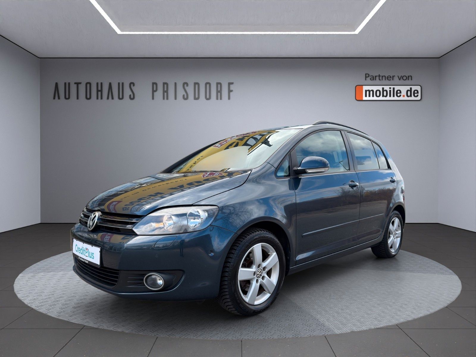 Volkswagen Golf - 1