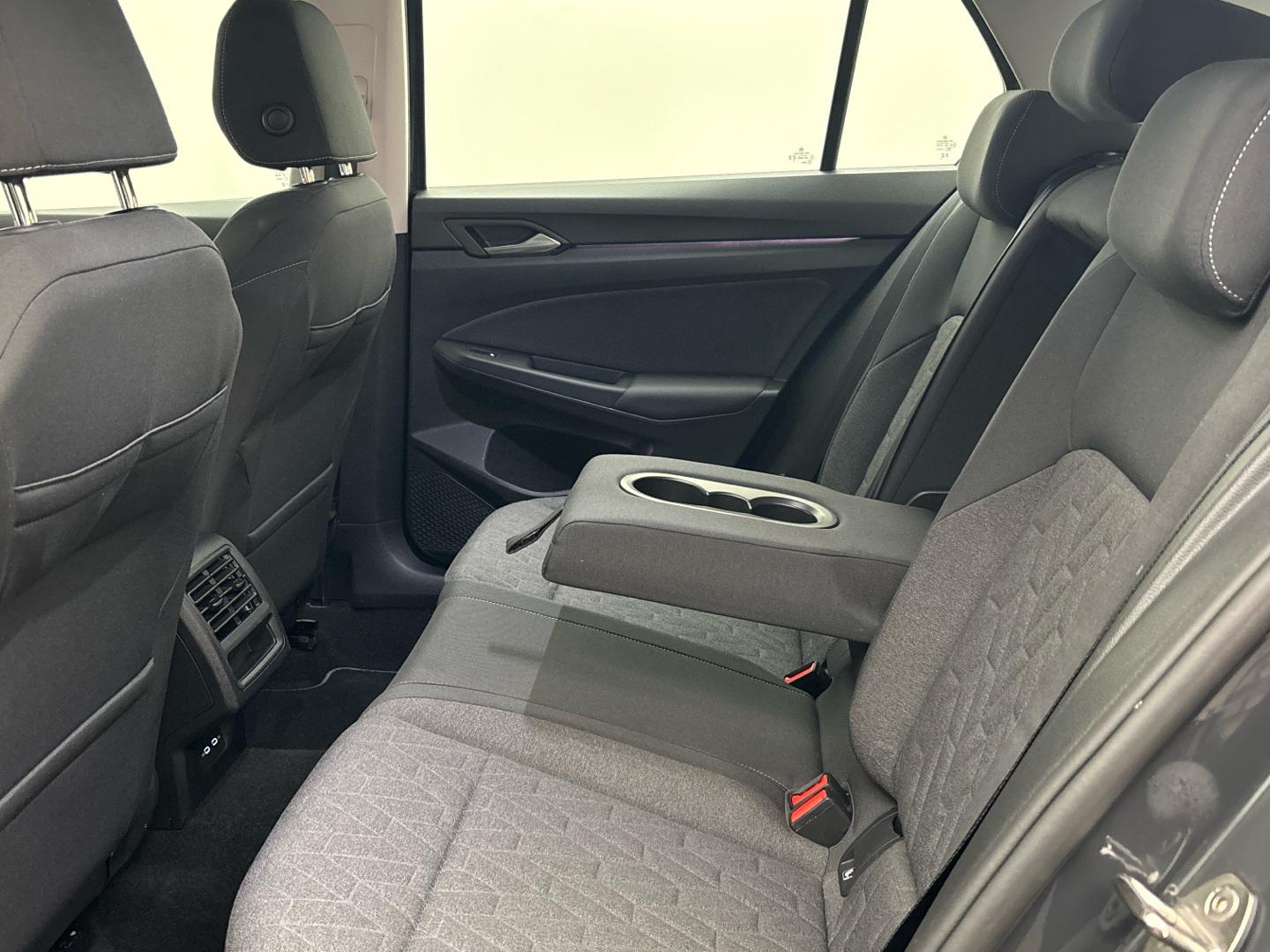 Volkswagen Golf VIII Life 1.5 TSI CarPlay LED ACC App-Con., миниатюра 11