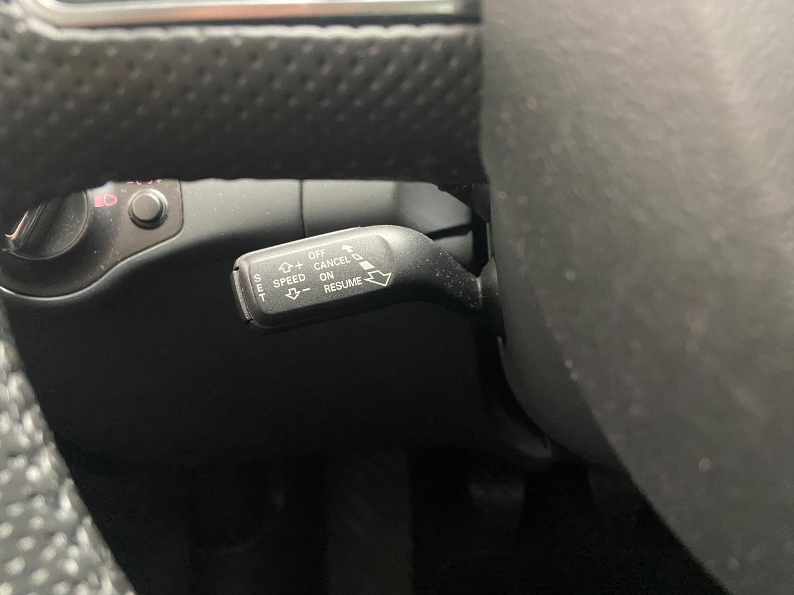 Audi A4 2010 — photo 18