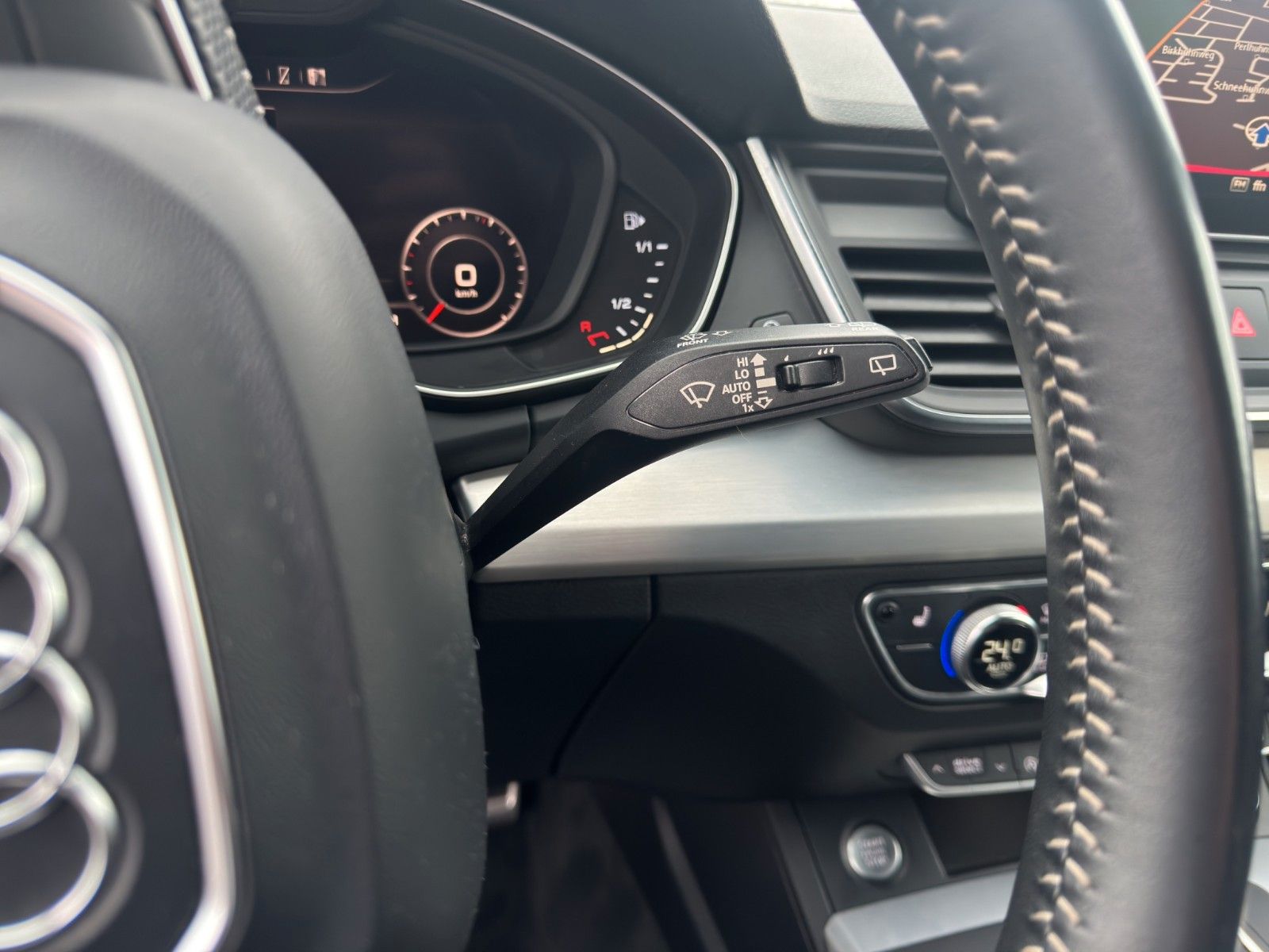 Fahrzeugabbildung Audi Q5 2.0TFSI QUAT S LINE PANO MEMORY AHK 360° LED