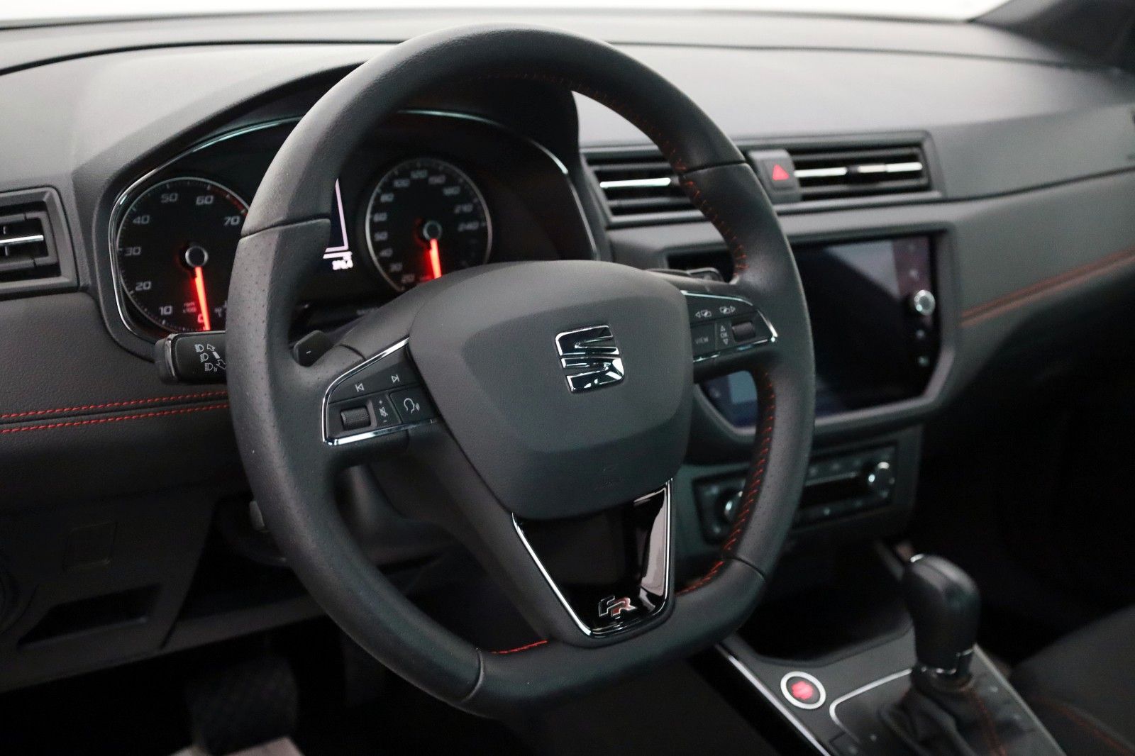 Fahrzeugabbildung SEAT Arona FR Navi,LED,Kamera,ACC,SH,SR+WR