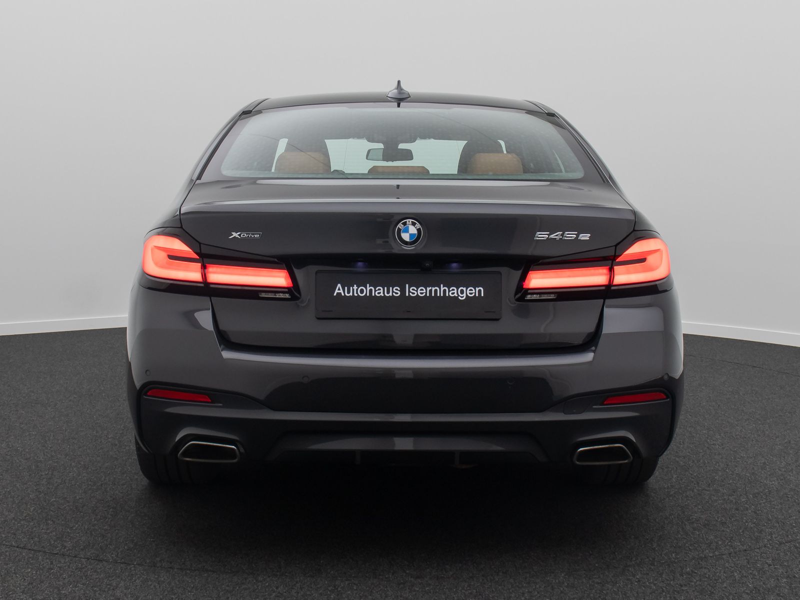 Fahrzeugabbildung BMW 545e xD M Sport 360° HUD H/K DAB AHK Komfort