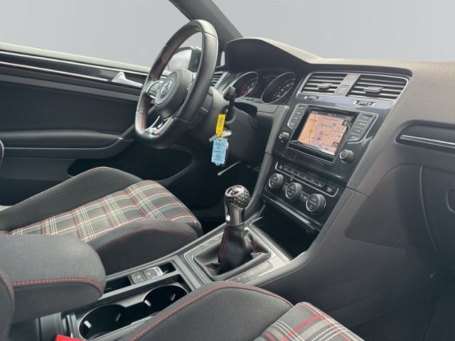 Golf VII 2.0 GTI BI-XENON+NAVI+KLIMA+AHK+GRA+SHZ