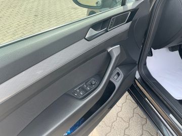 Volkswagen Passat Variant - 11