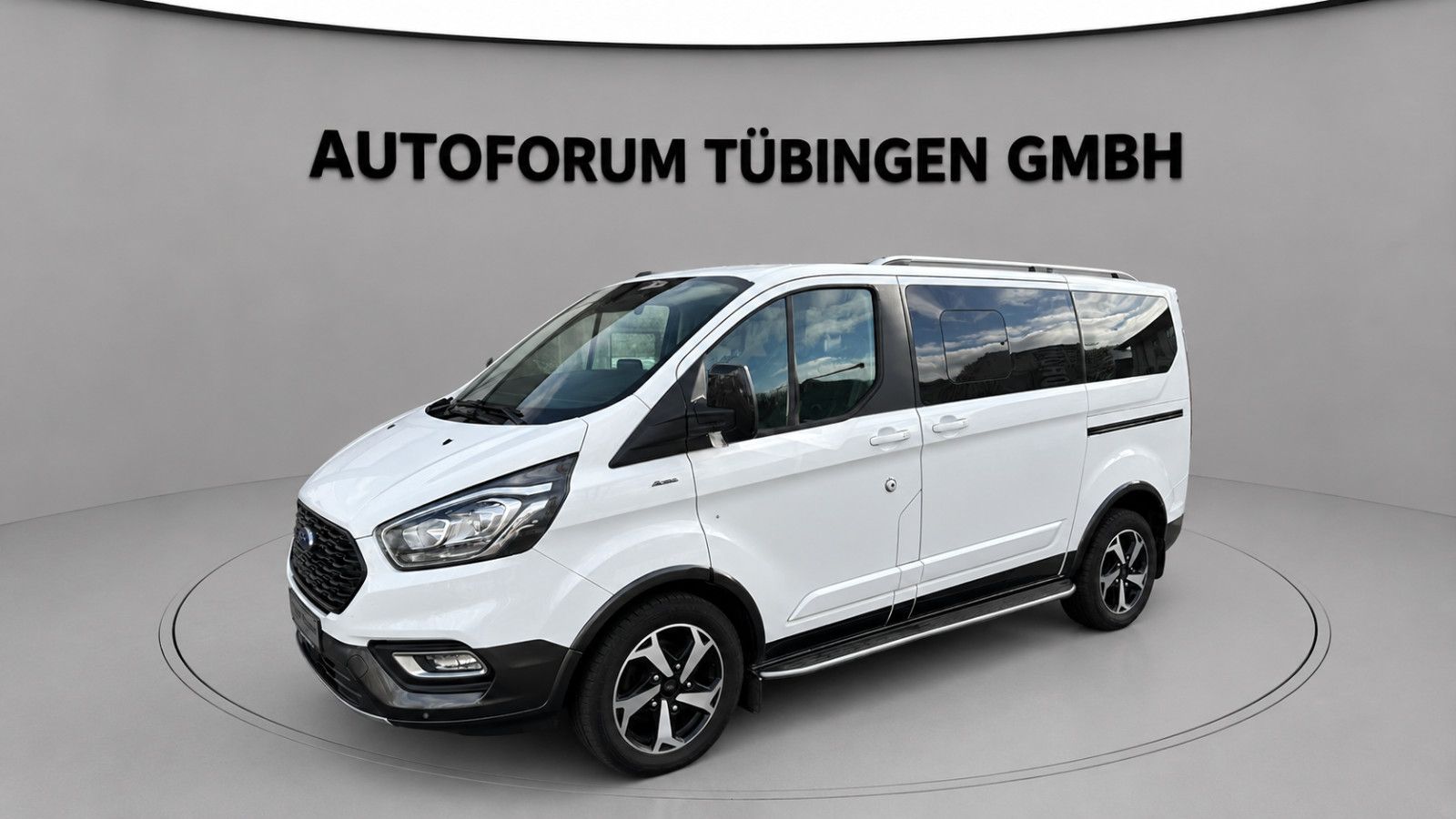 Fahrzeugabbildung Ford Tourneo Custom 320  L1H1 *AHK*ACTIVE*8-Sitzer*