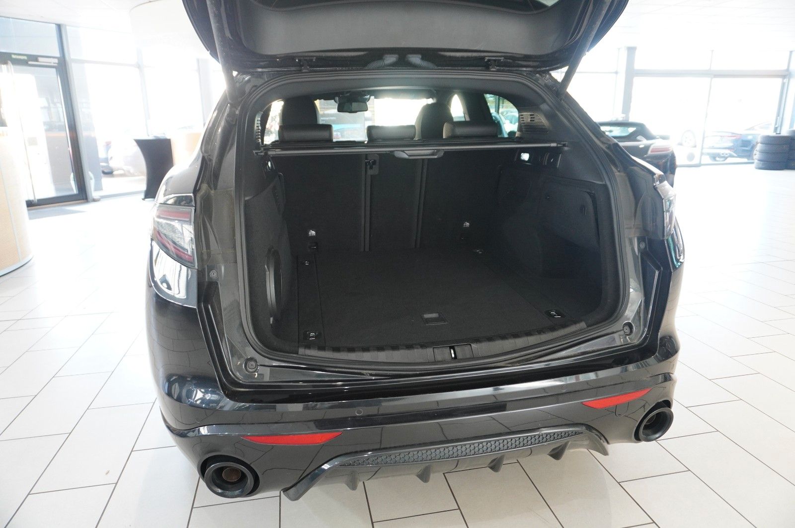 Fahrzeugabbildung Alfa Romeo Stelvio 2.2D VELOCE Q4 NAVI/LED/KAMERA/MATRIX/SH