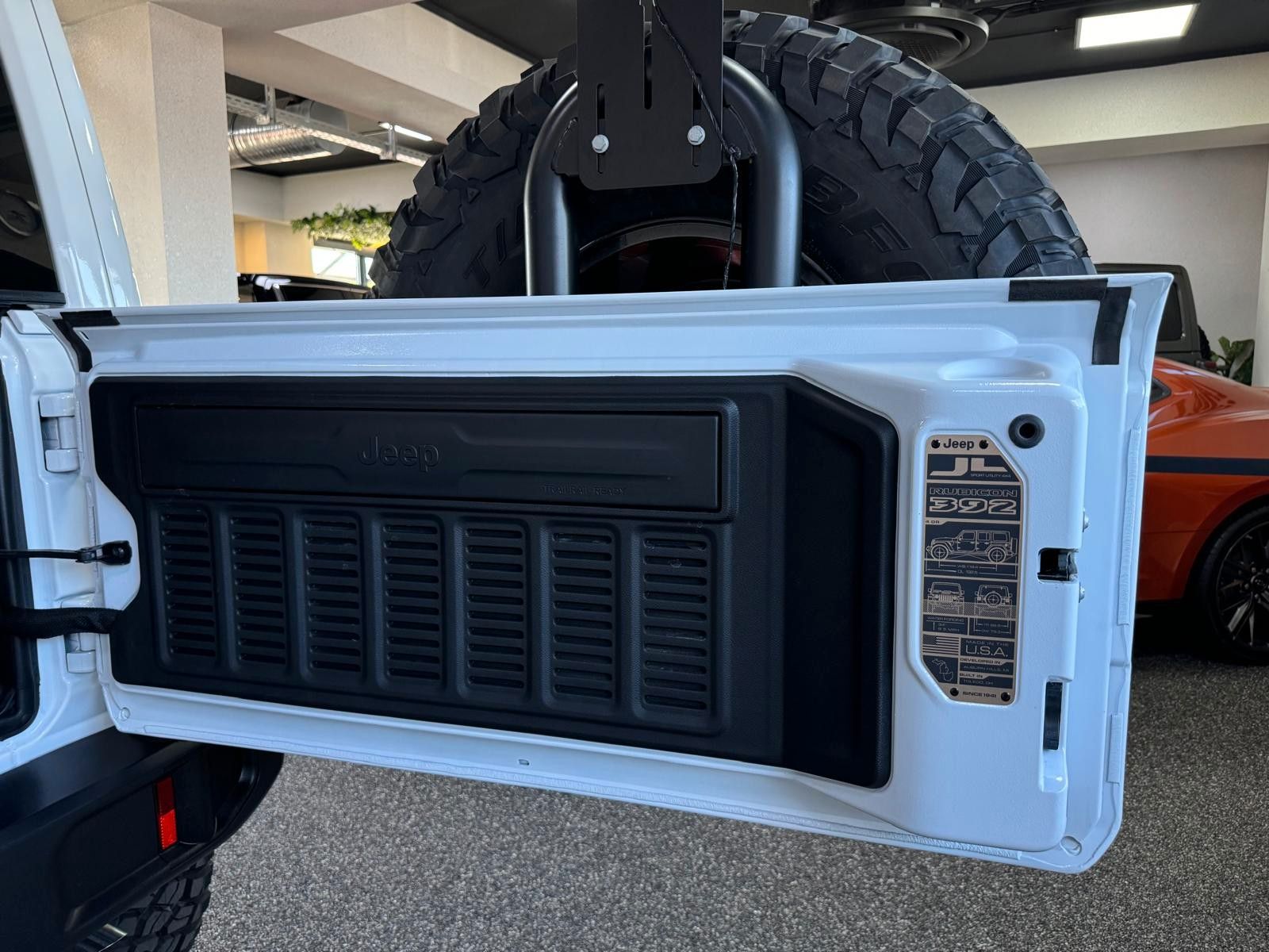 Fahrzeugabbildung Jeep RUBICON 392-V8-3" FAHRWERK-37" REIFEN-POWERSTEPS