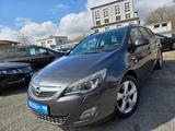 Opel Astra J Sports Tourer Design Edition - Opel Astra aus 2011 mit Diesel-Antrieb