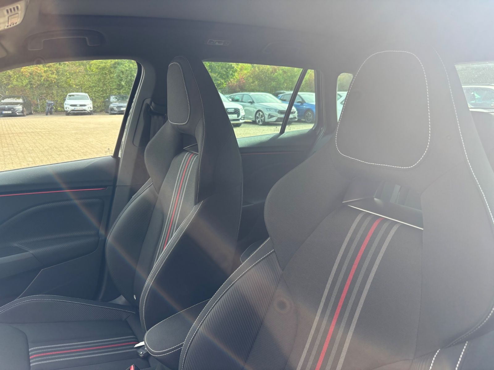 Fahrzeugabbildung SKODA Kamiq 1.5 TSI Monte Carlo Kamera Shz