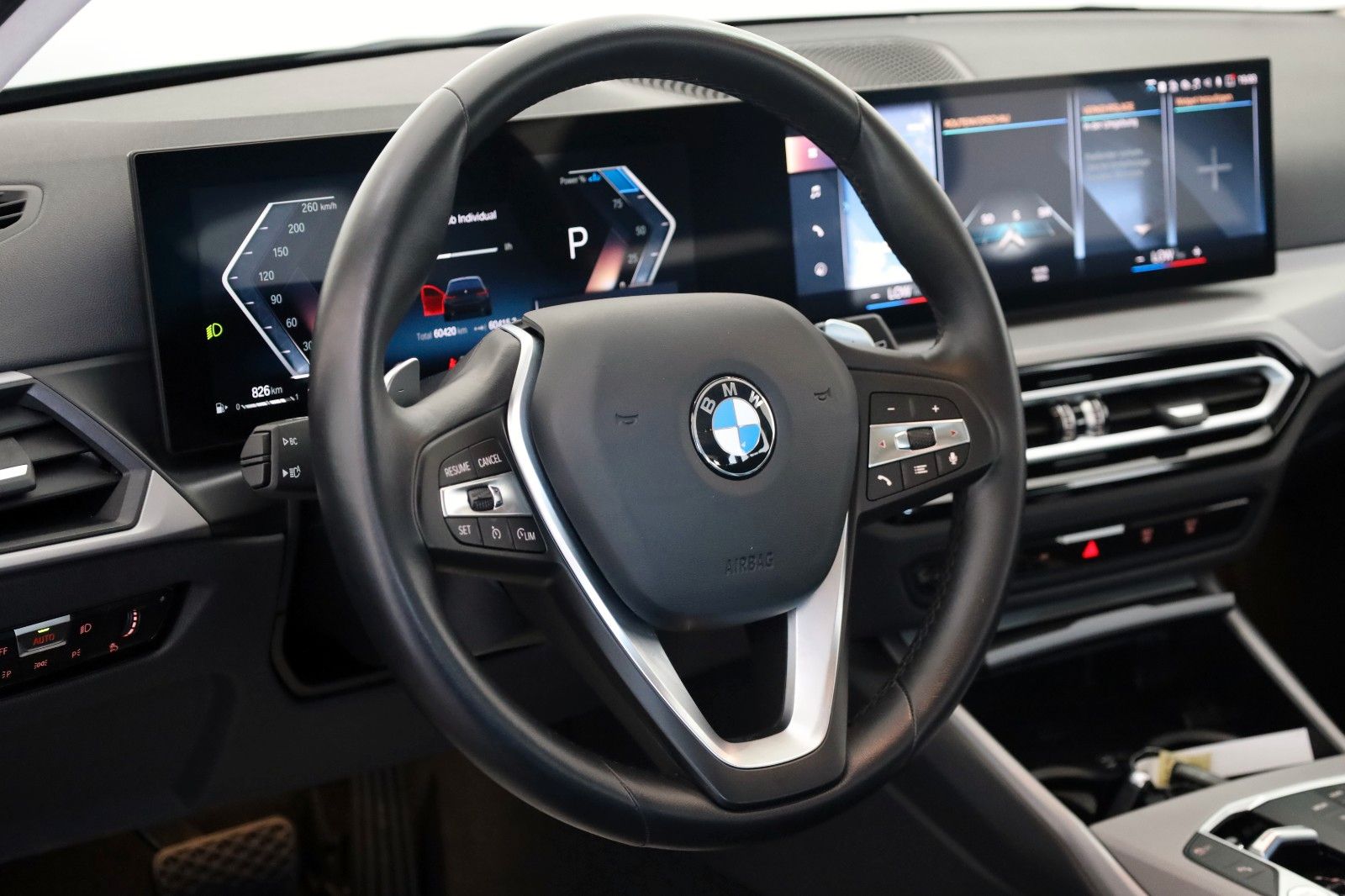 Fahrzeugabbildung BMW 320dA xDrive Touring Navi,LED,SH,PDC,Widescreen