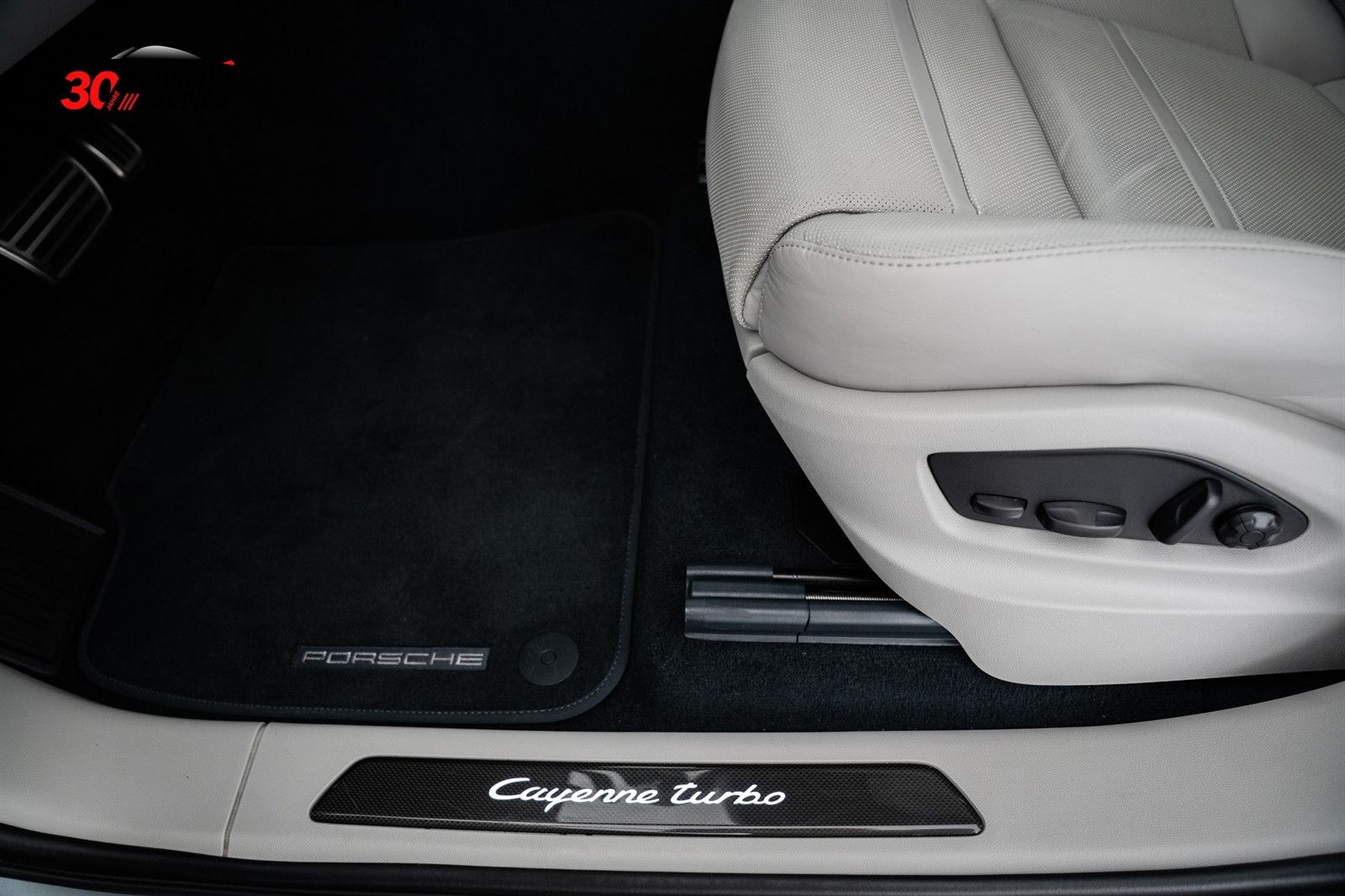 Porsche Cayenne Turbo Coupé 22" BiColor Carbon SAGA HAL  foto 12
