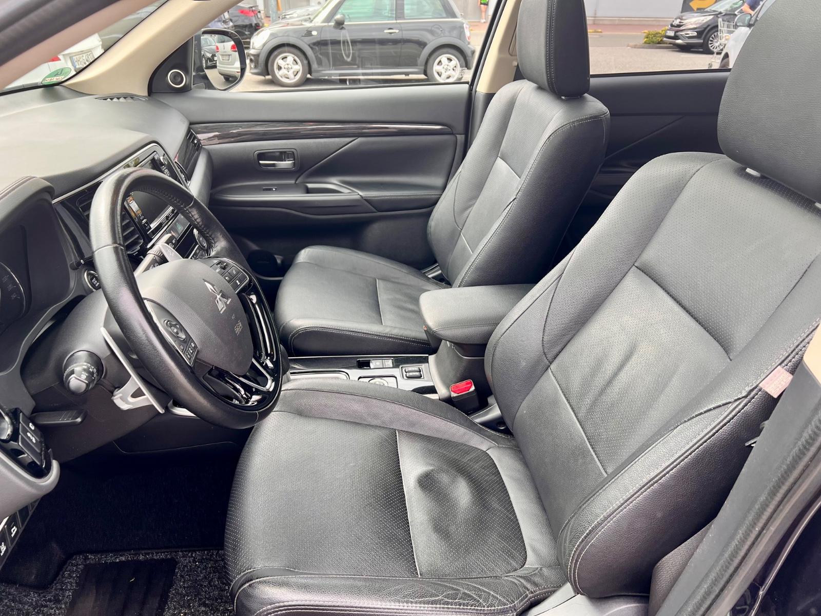 Mitsubishi Outlander 2.2 DI-D 4WD Automatik, 7 Sitzer 
