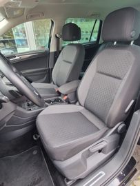 Fahrzeugabbildung Volkswagen Tiguan Comfortl. R Line 2.0 TDI DSG NAVI LED