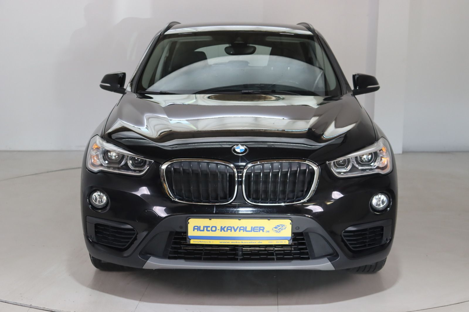 Fahrzeugabbildung BMW X1 xDrive18d * LED * Navi * RFK