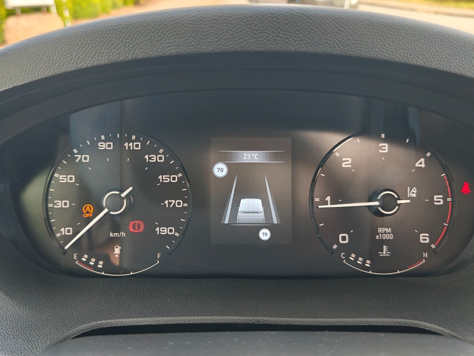 Fahrzeugabbildung Carado T-338 pro+ - SAT, TV, CarPlay, Kamera, Markise -