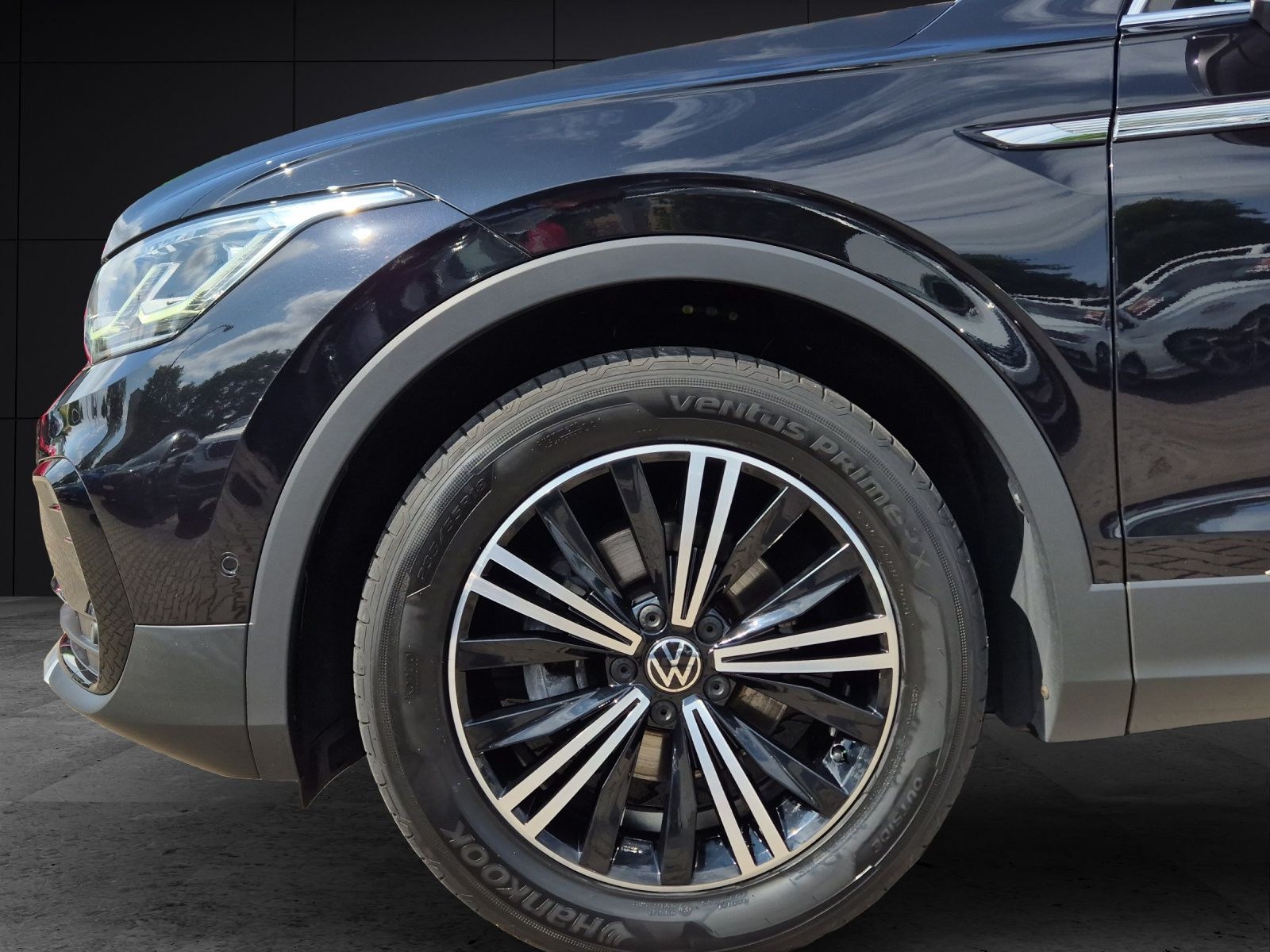 Fahrzeugabbildung Volkswagen Tiguan Elegance TSI DSG MATRIX NAVI RFK