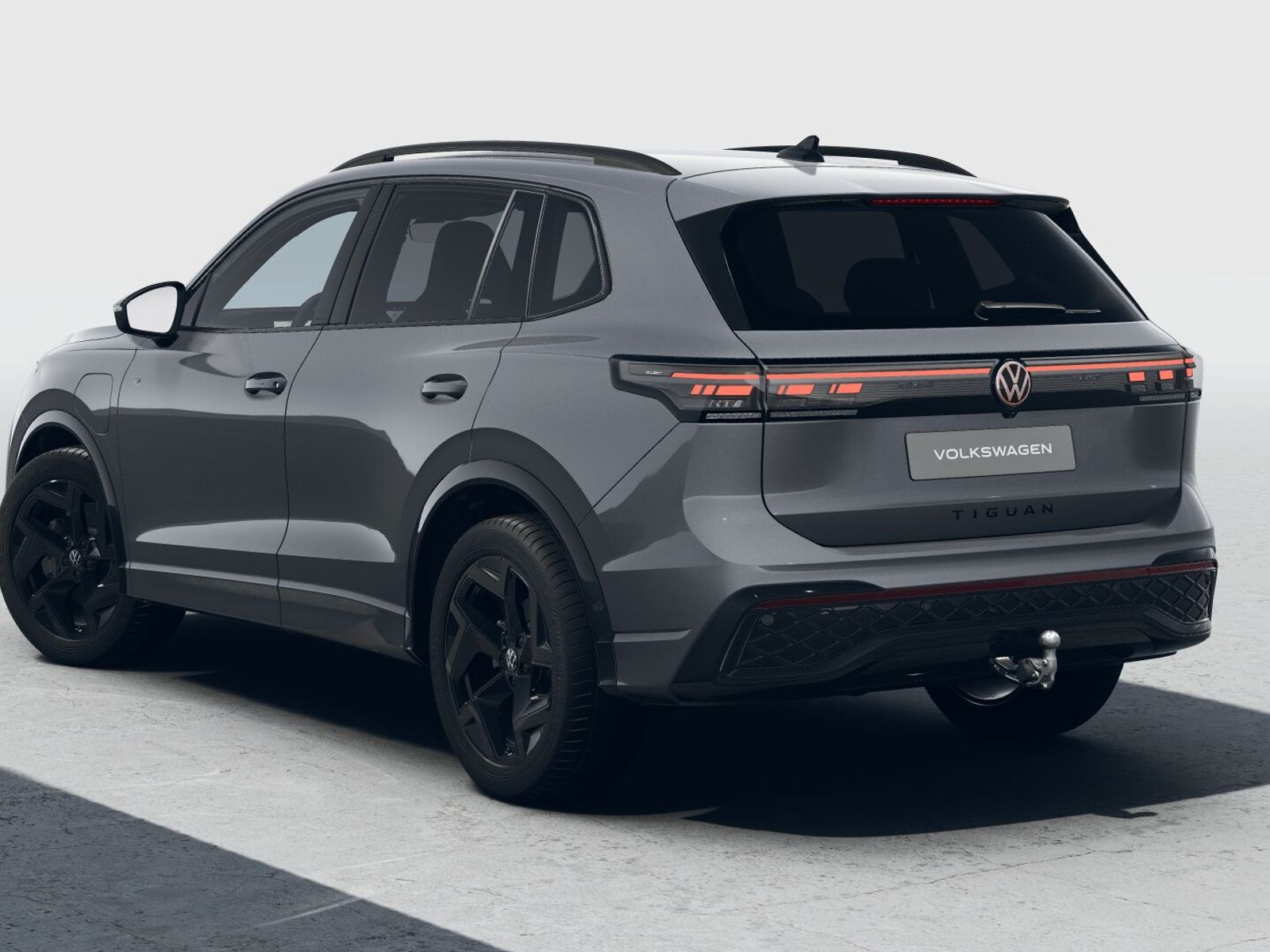 Fahrzeugabbildung Volkswagen Tiguan  R-Line 1.5 eHybrid DSG *AHK, Black Style