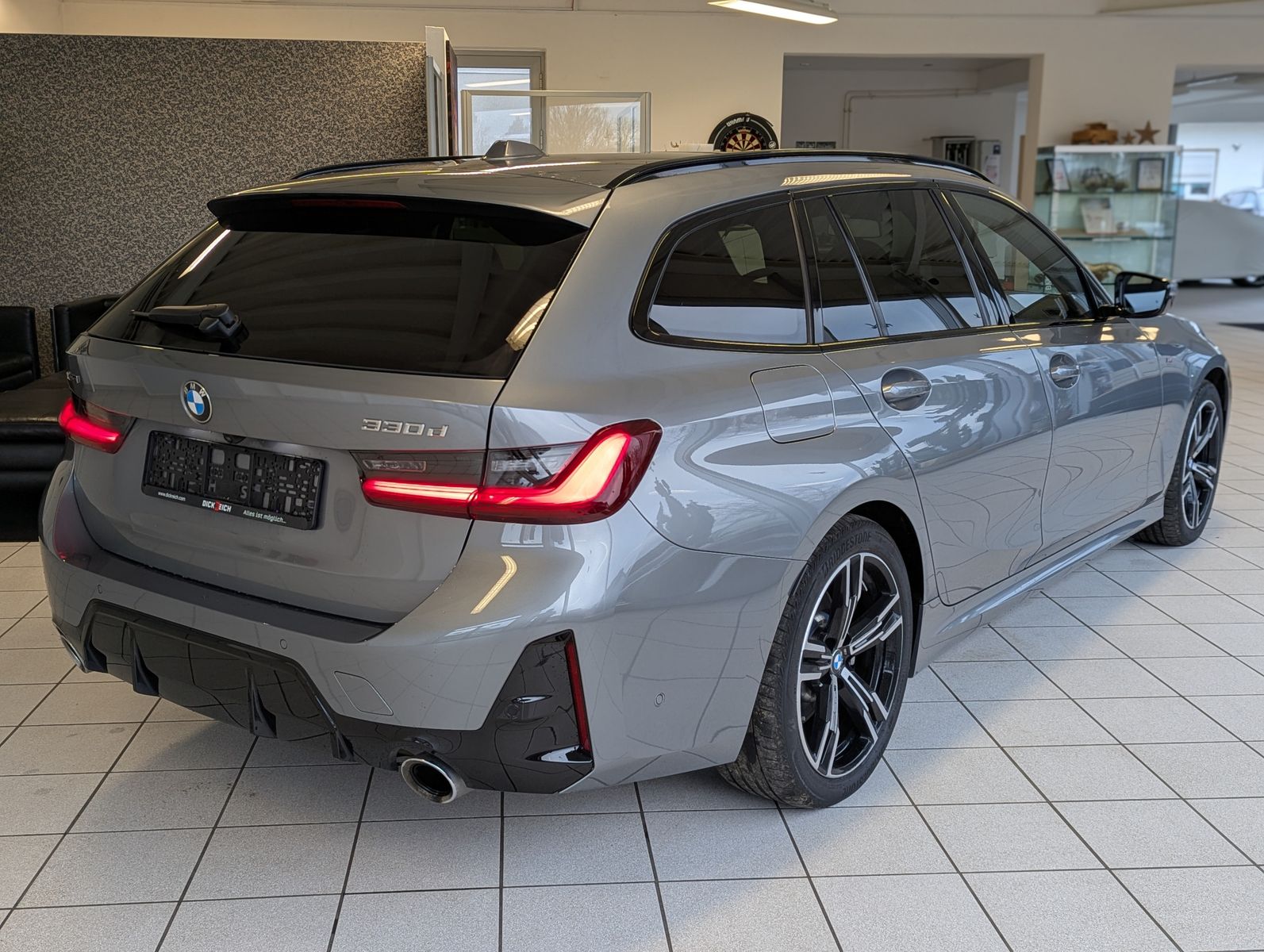 BMW 330 d xD M-Sport Pano LED-adaptiv ACC AHK - Image 7