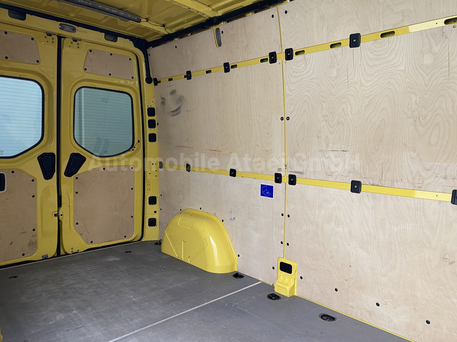 Fahrzeugabbildung Mercedes-Benz Sprinter 214 Automatik KAMERA+ NAVI (7793)