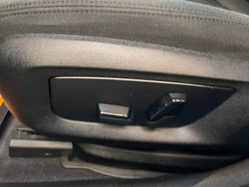 BMW 530 i xDrive *1.HAND*NAVI*TEMPO*SZHZ*AHK*PDC*