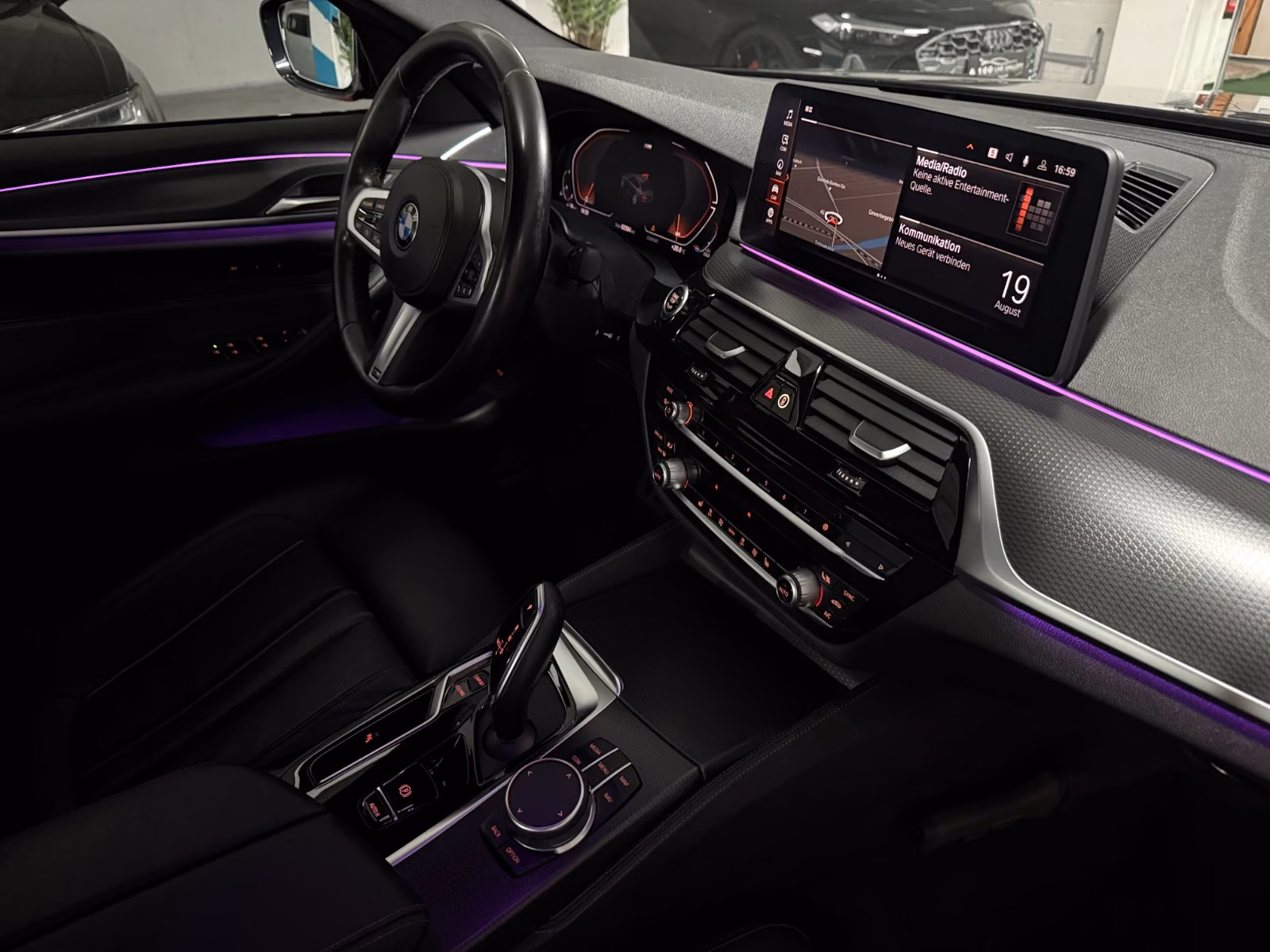 BMW 530i Limousine M Sport AHK Laser Assist 1 Hand