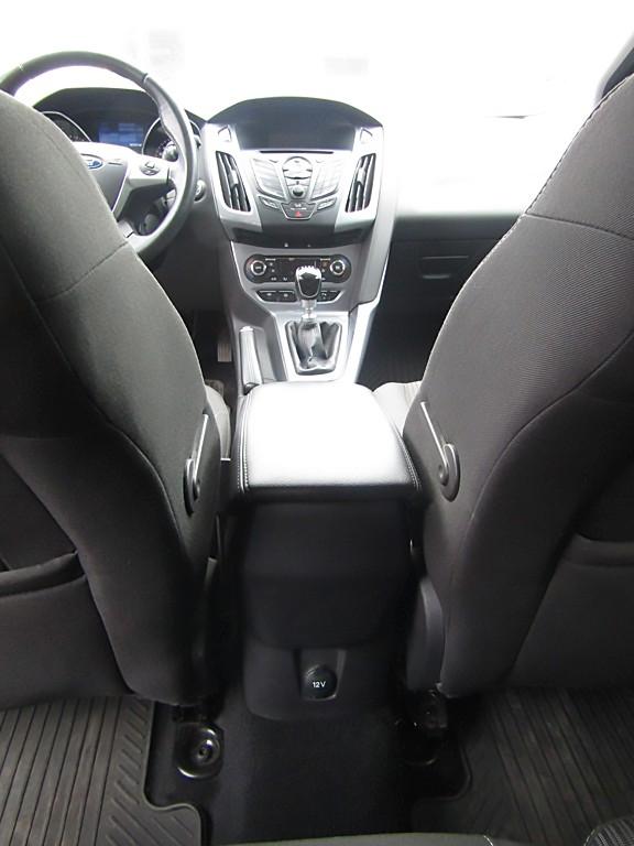 Ford Focus 2014 — photo 21
