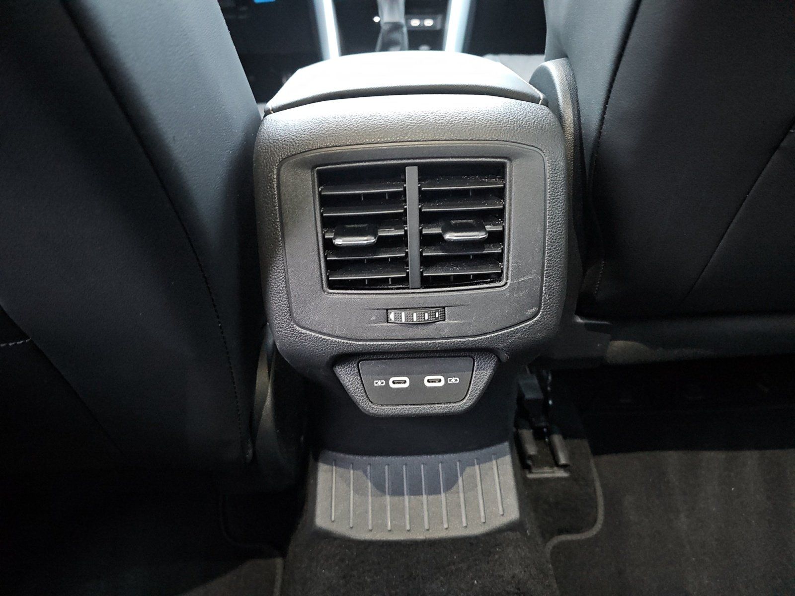 Volkswagen T-Roc - Bild 17