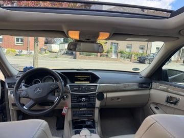 Mercedes E 350 - 12