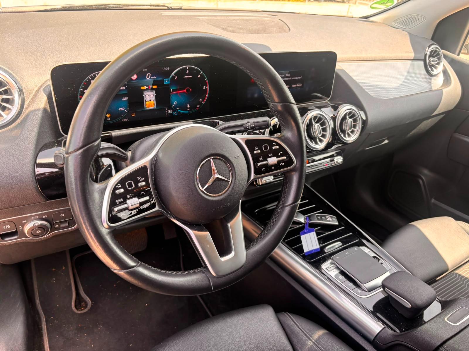 Mercedes-Benz B 220 B B 220 d