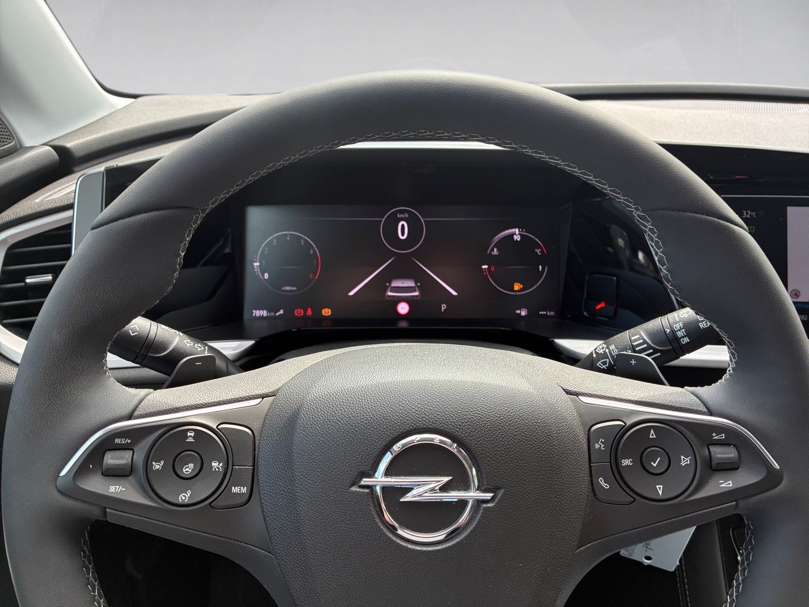 Fahrzeugabbildung Opel Grandland 1.2 Turbo GS Line 360,AHK,KlimaA,LED
