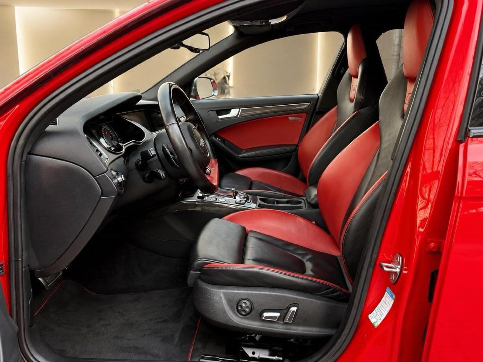 Audi S4 Avant 3.0 TFSI quattro 333 S tronic / Bang & Olufsen / Chauffage stationnaire / Sièges à mémoire